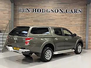 Used Mitsubishi L200 Barbarian Amazon Green - Interior and Exterior details 4