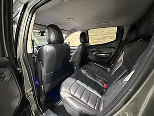 Used Mitsubishi L200 Barbarian Amazon Green - Interior and Exterior details 9