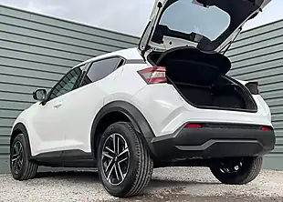 Used Nissan Juke N-Connecta Pearl White - Interior and Exterior details 15