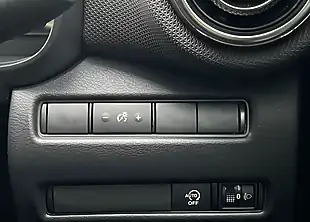 Used Nissan Juke N-Connecta Pearl White - Interior and Exterior details 19