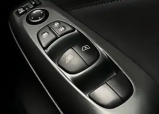 Used Nissan Juke N-Connecta Pearl White - Interior and Exterior details 20