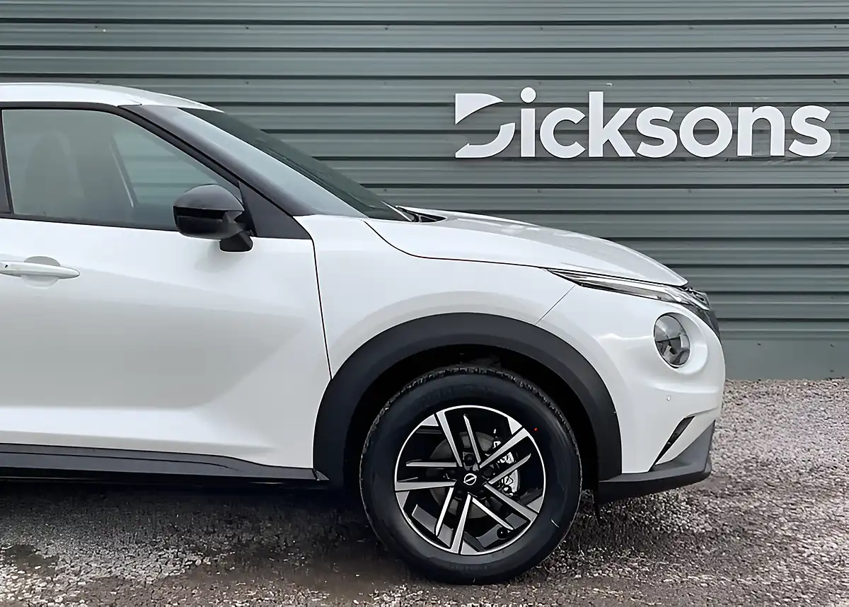Used Nissan Juke N-Connecta Pearl White - Interior and Exterior details 3