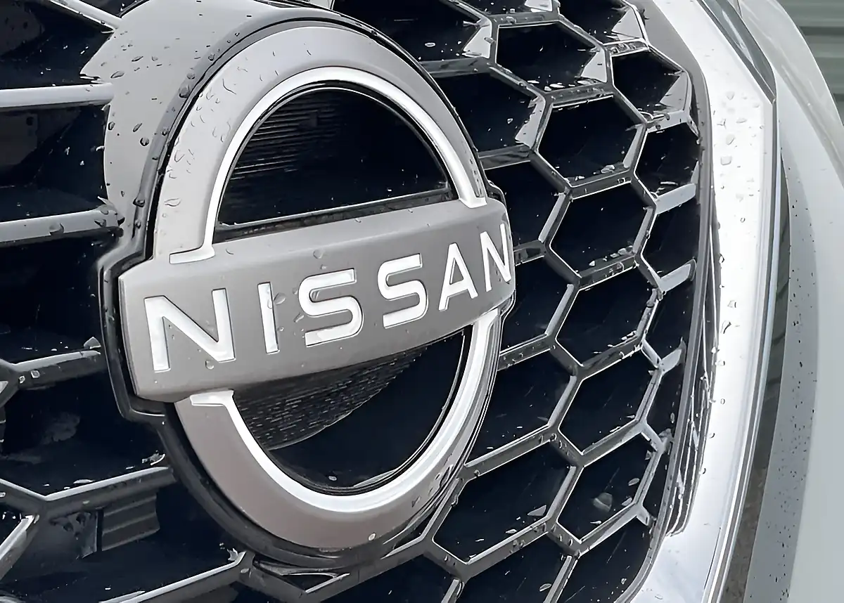 Used Nissan Juke N-Connecta Pearl White - Interior and Exterior details 4