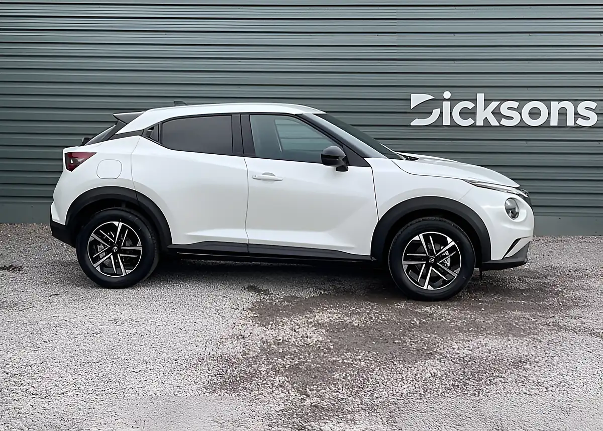 Used Nissan Juke N-Connecta Pearl White - Interior and Exterior details 8