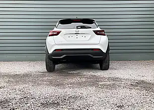 Used Nissan Juke N-Connecta Pearl White - Interior and Exterior details 9
