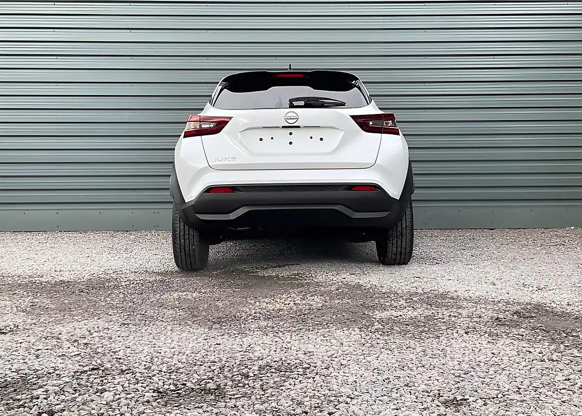 Used Nissan Juke N-Connecta Pearl White - Interior and Exterior details 9