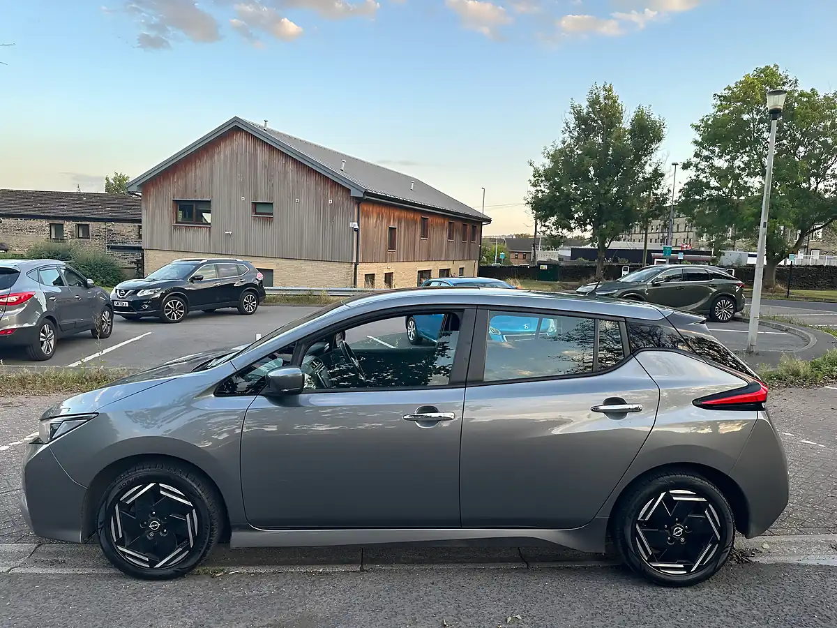 Used Nissan Leaf Acenta Grey - Interior and Exterior details 13