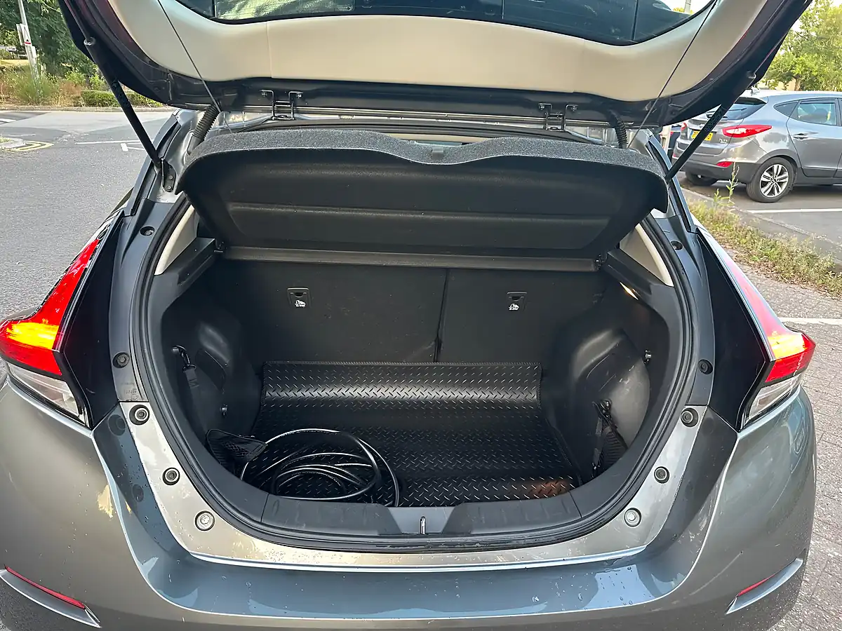 Used Nissan Leaf Acenta Grey - Interior and Exterior details 16