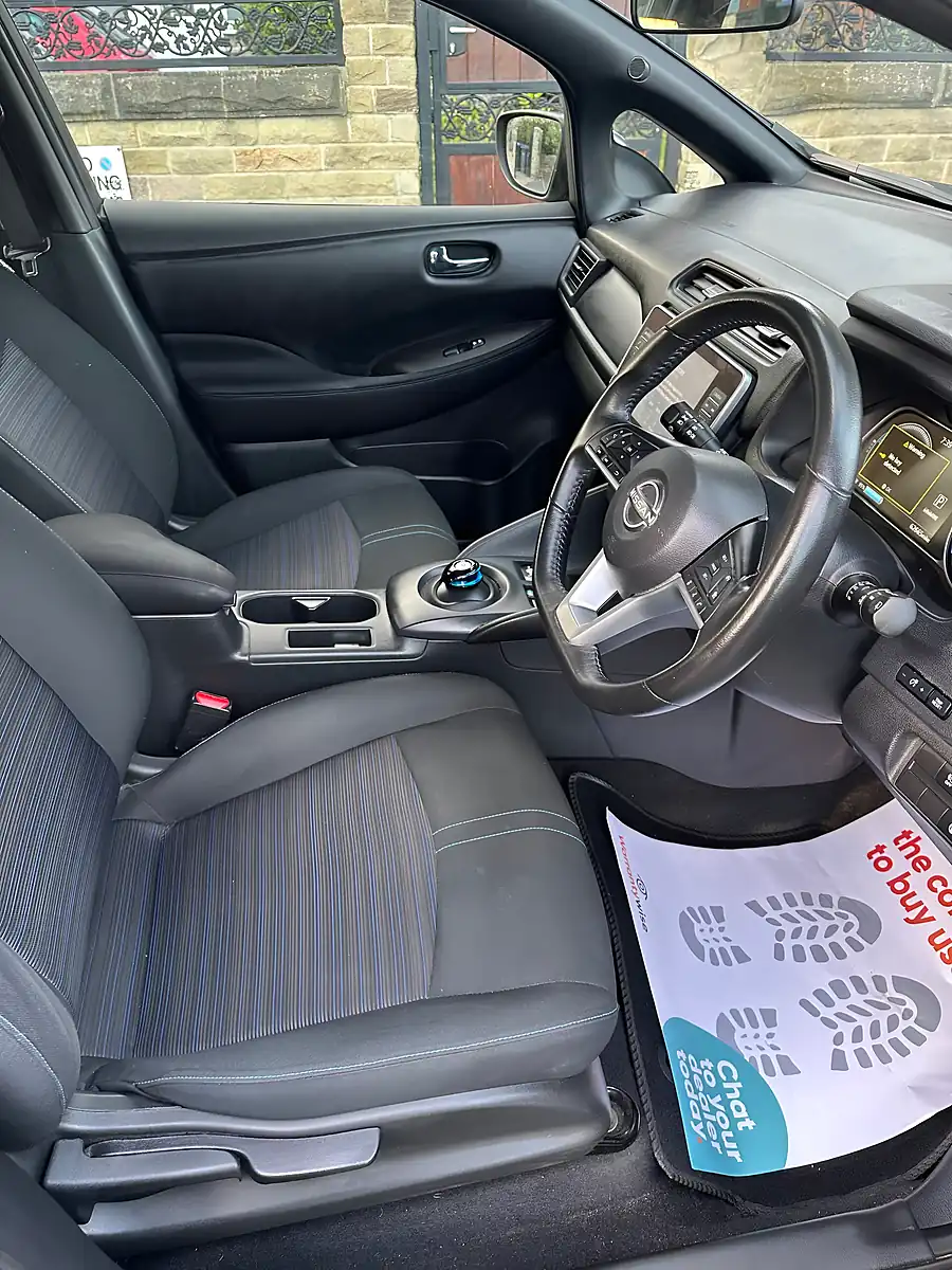 Used Nissan Leaf Acenta Grey - Interior and Exterior details 4