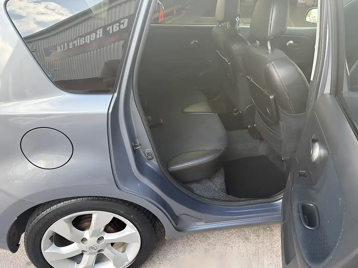 Used Nissan Note Grey - Interior and Exterior details 14