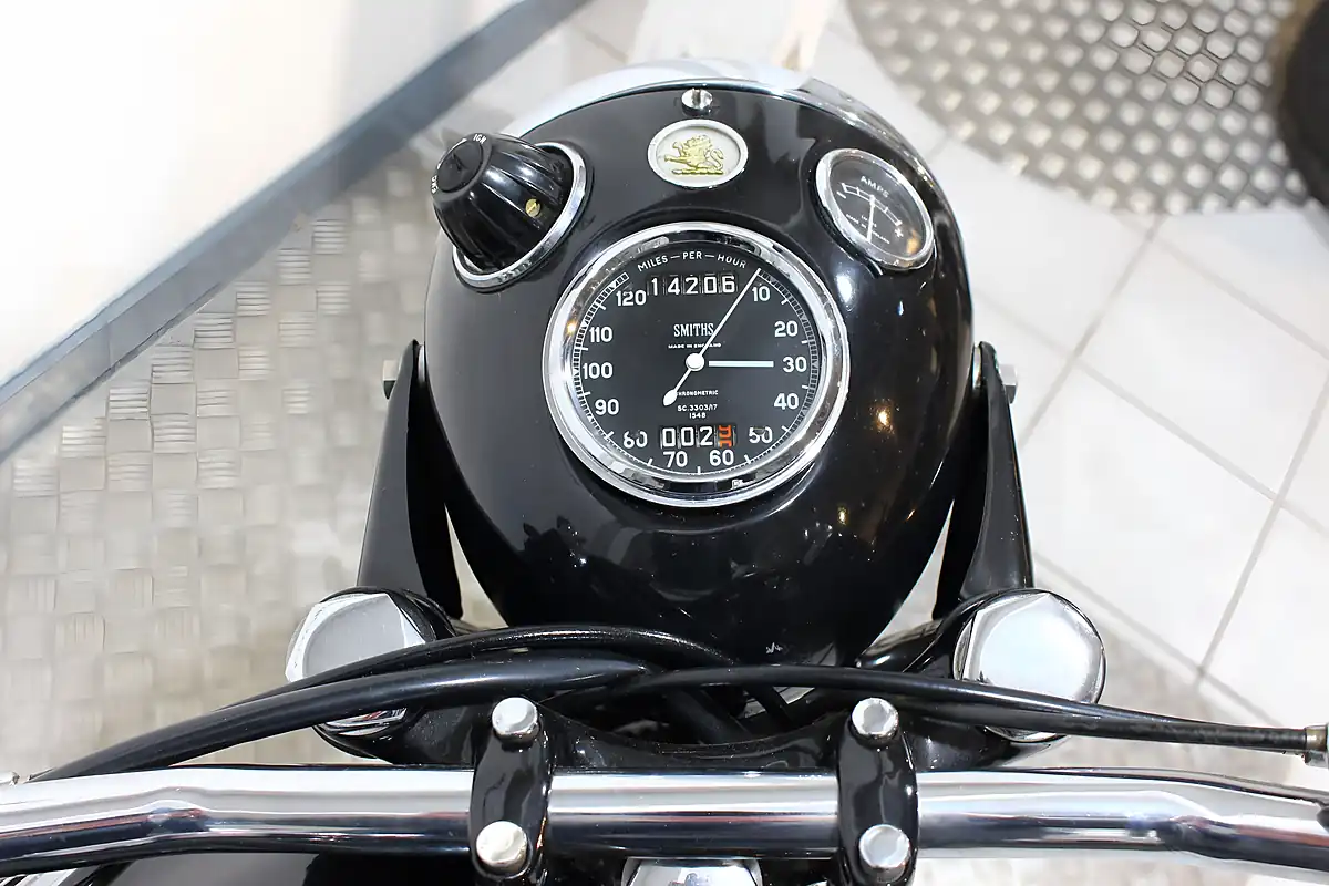 Used Norton Dominator 88 Black - Interior and Exterior details 8