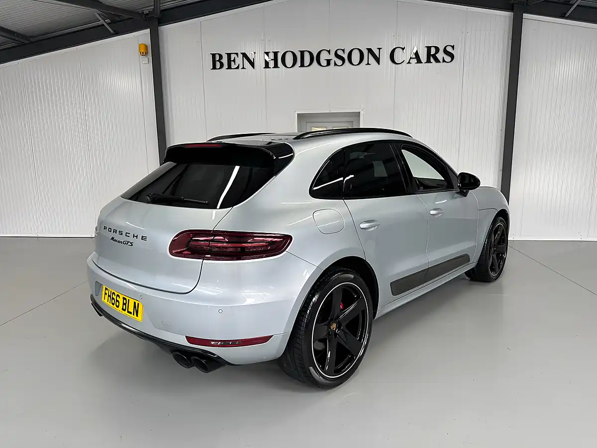 Used Porsche Macan Gts Rhodium Silver - Interior and Exterior details 15