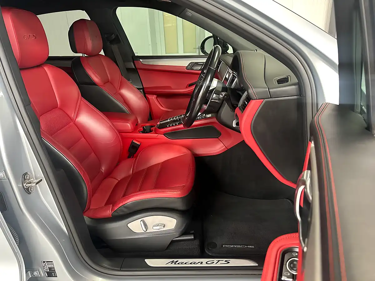 Used Porsche Macan Gts Rhodium Silver - Interior and Exterior details 19
