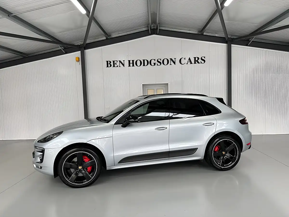 Used Porsche Macan Gts Rhodium Silver - Interior and Exterior details 5