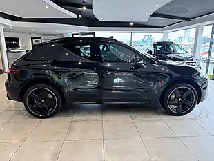 Used Porsche Macan S - Interior and Exterior details 11