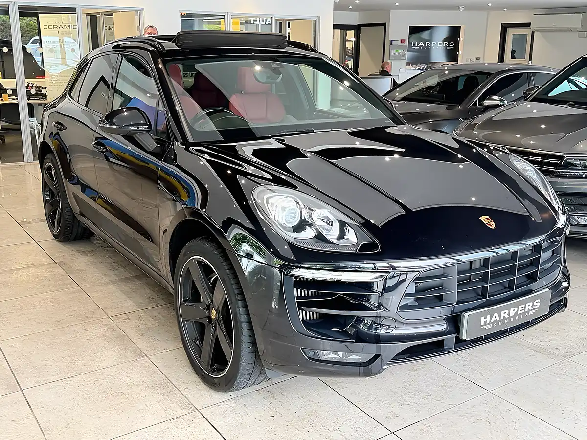 Used Porsche Macan S - Interior and Exterior details 12