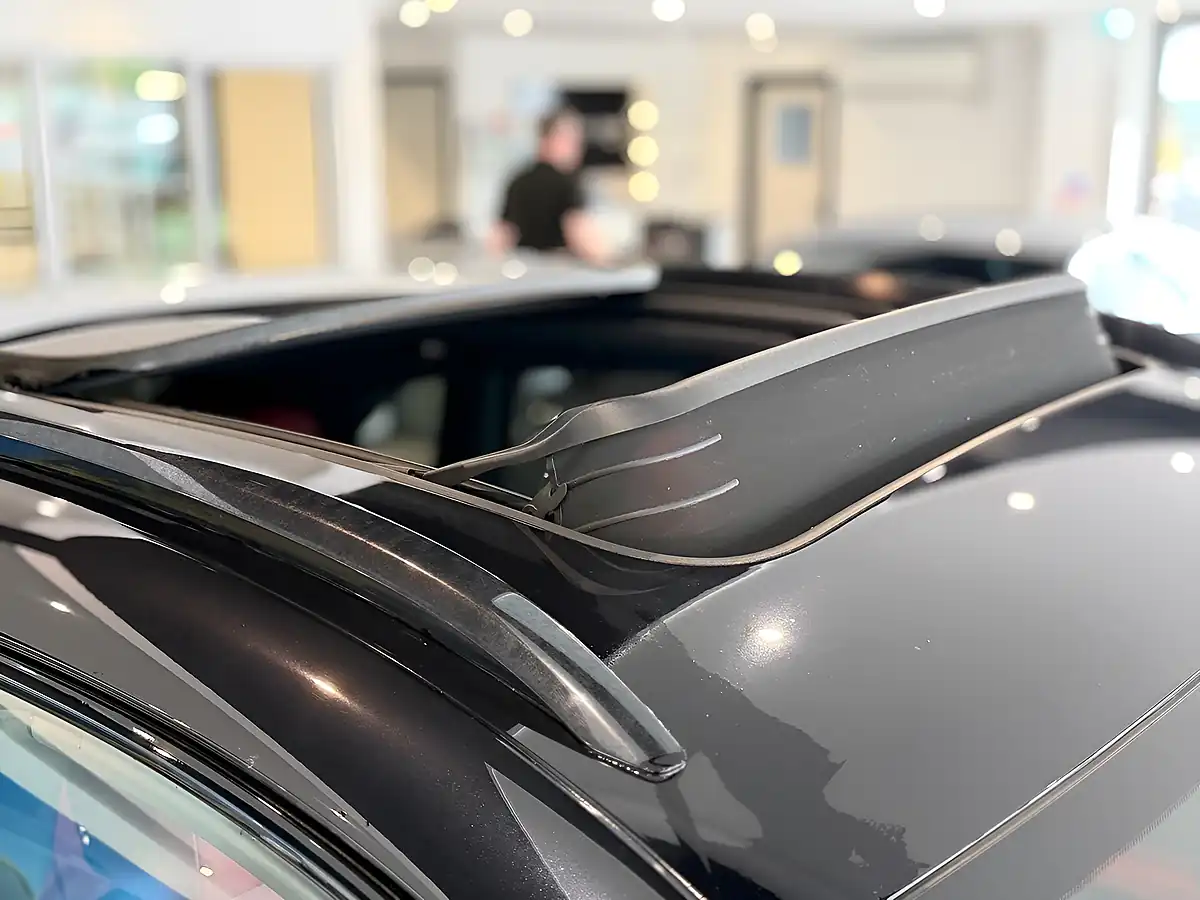 Used Porsche Macan S - Interior and Exterior details 14