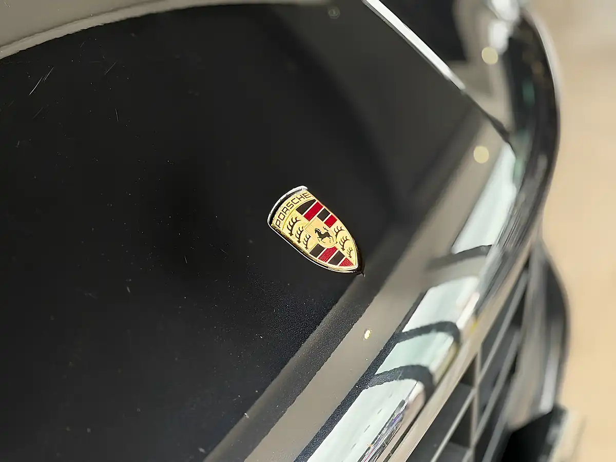 Used Porsche Macan S - Interior and Exterior details 15