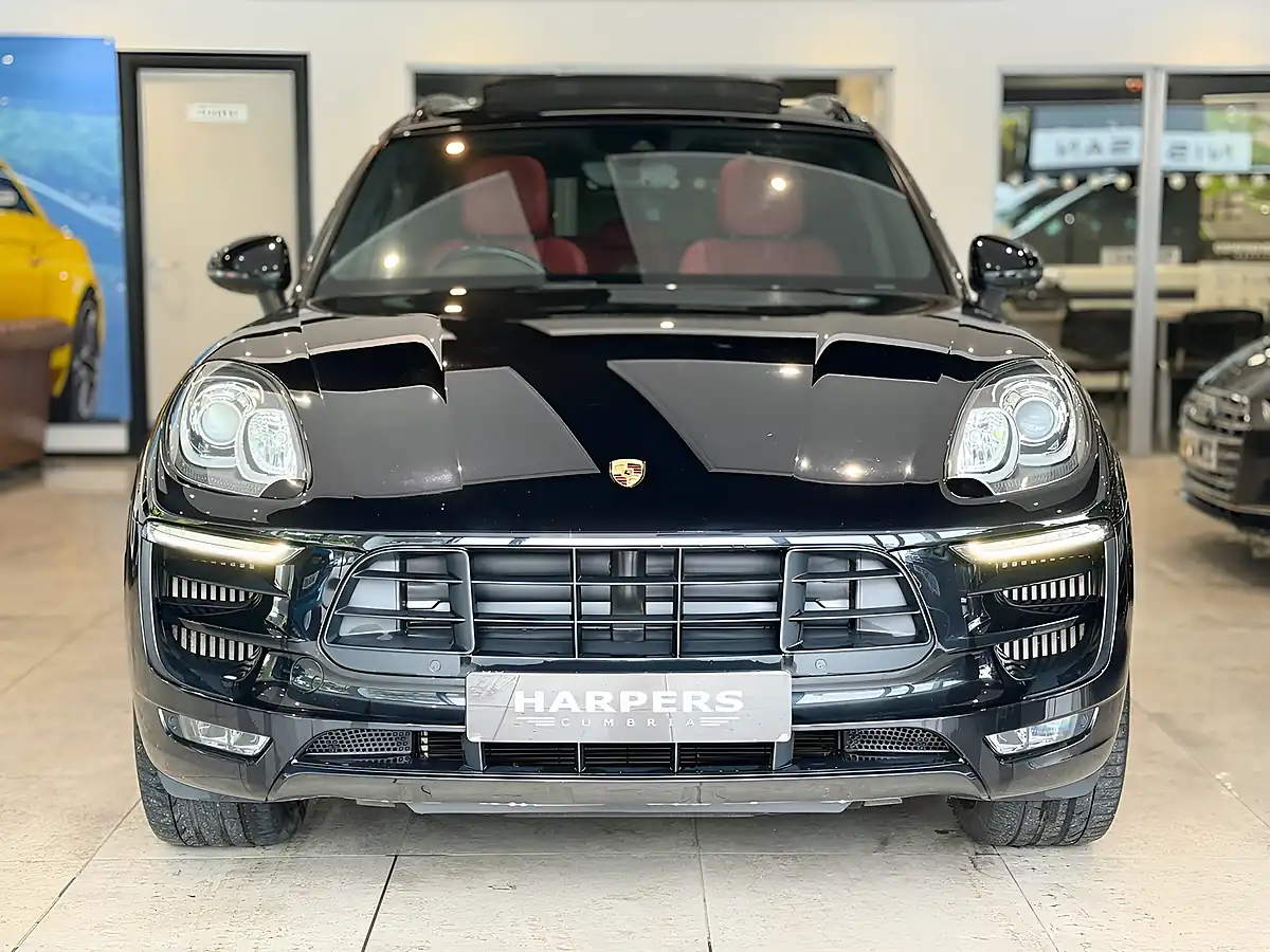 Used Porsche Macan S - Interior and Exterior details 3