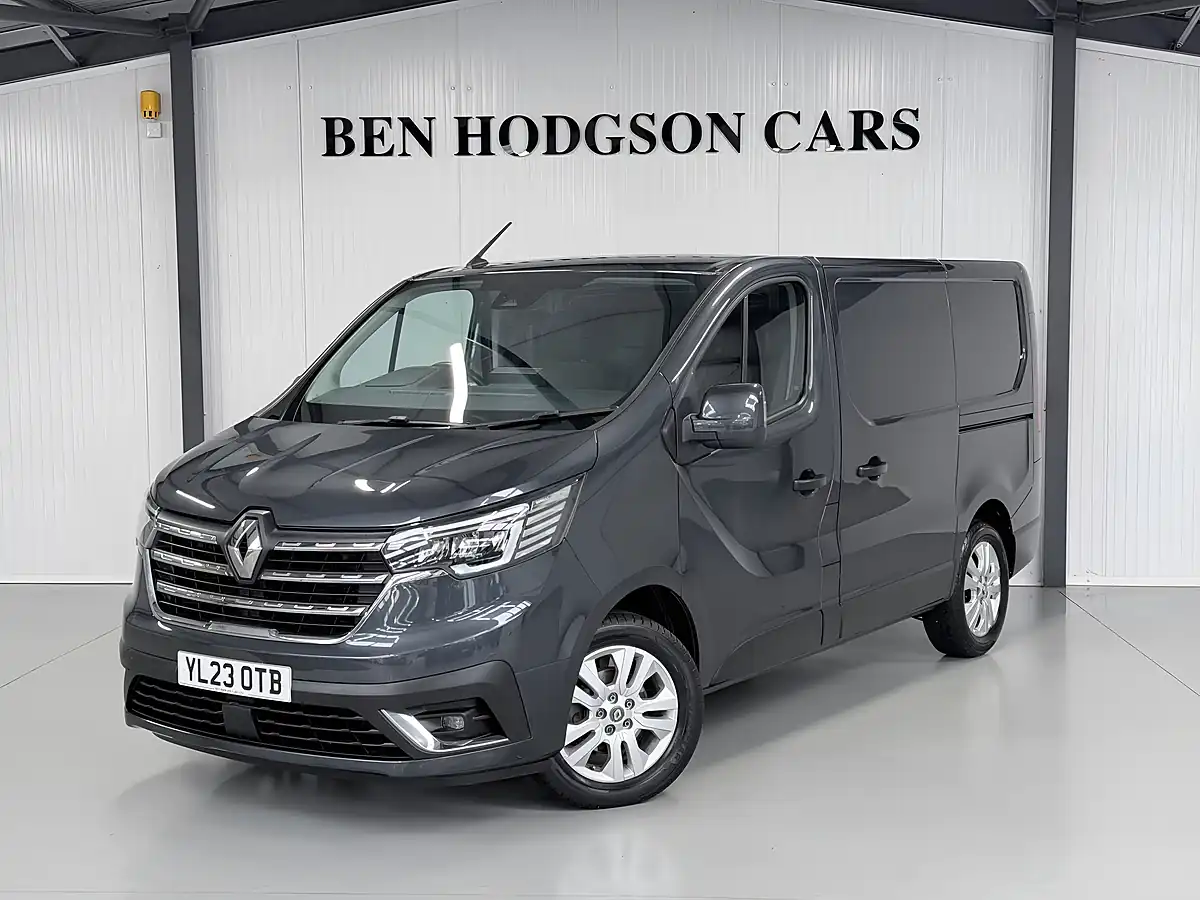 Used Renault Trafic Sport Slate Grey - Front View