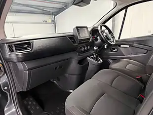 Used Renault Trafic Sport Slate Grey - Interior and Exterior details 12