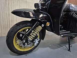 Used Royal Alloy GP125 Lc Mt Black - Interior and Exterior details 4