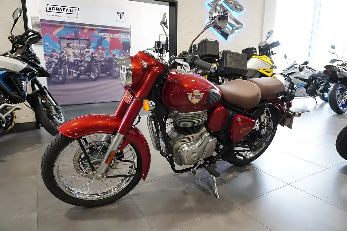 Used Royal Enfield Classic 350 Red - Interior and Exterior details 6
