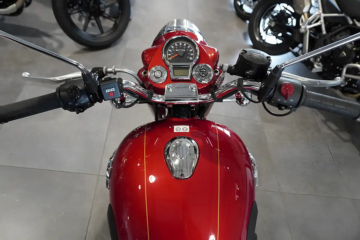 Used Royal Enfield Classic 350 Red - Interior and Exterior details 7