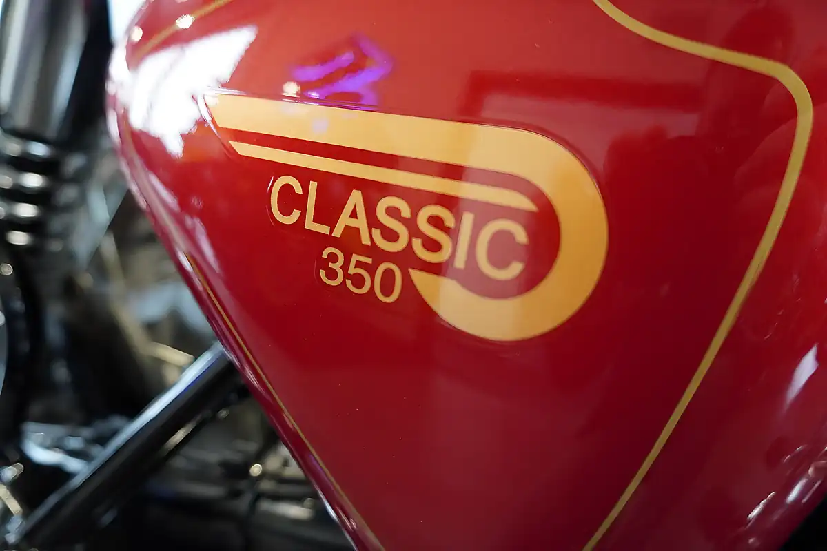 Used Royal Enfield Classic 350 Red - Interior and Exterior details 8