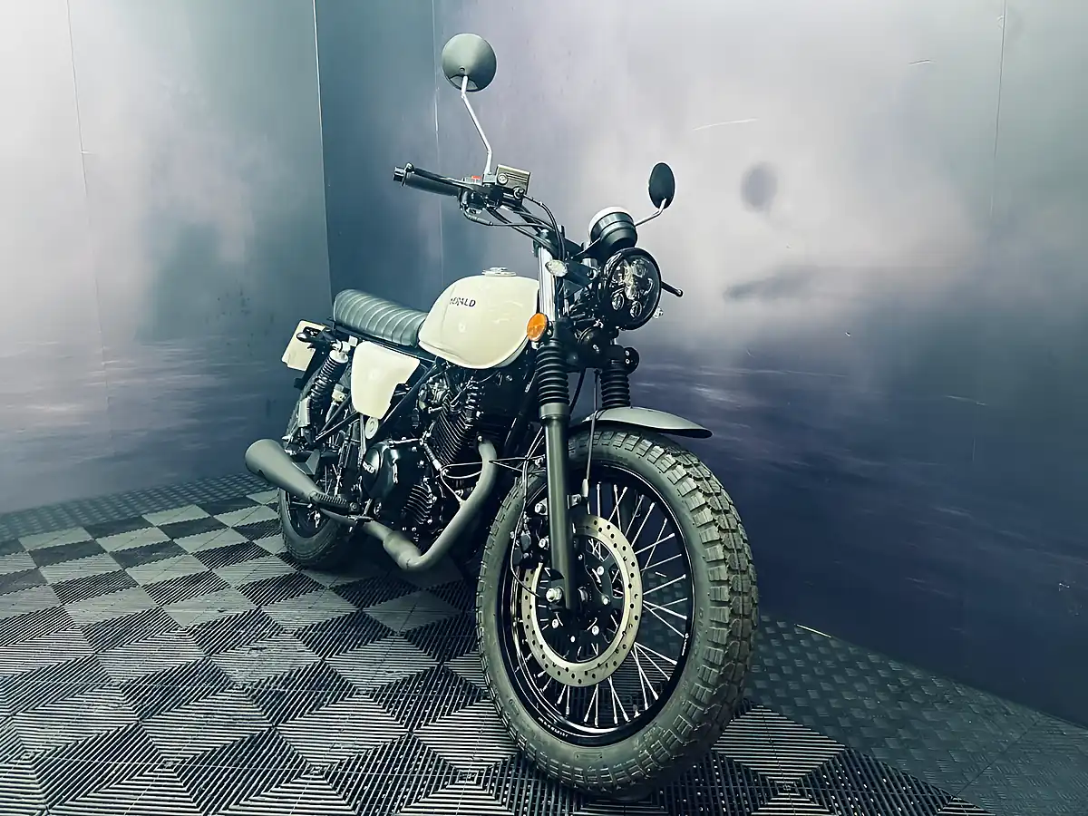 Used Royal Enfield Continental GT 650 - Interior and Exterior details 5