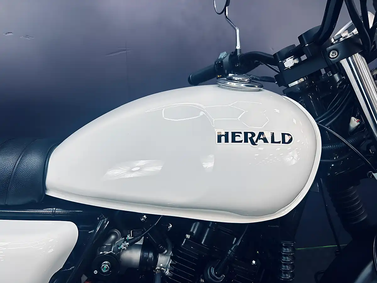 Used Royal Enfield Continental GT 650 - Interior and Exterior details 7