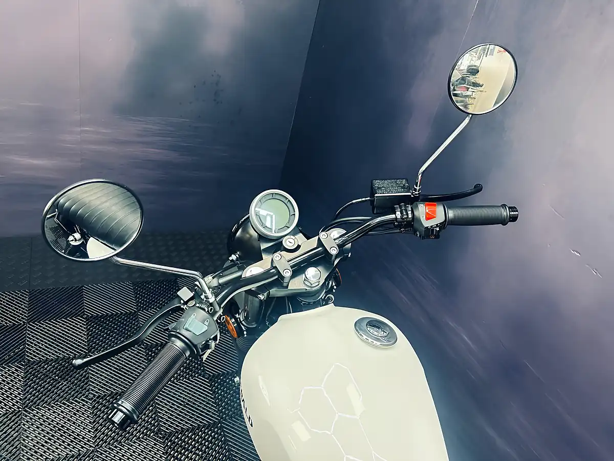 Used Royal Enfield Continental GT 650 - Interior and Exterior details 8