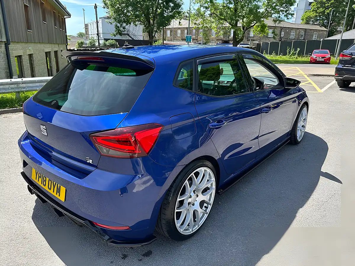 Used SEAT Ibiza Fr Blue - Interior and Exterior details 10