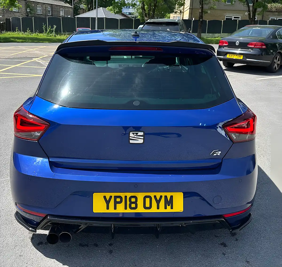 Used SEAT Ibiza Fr Blue - Interior and Exterior details 11