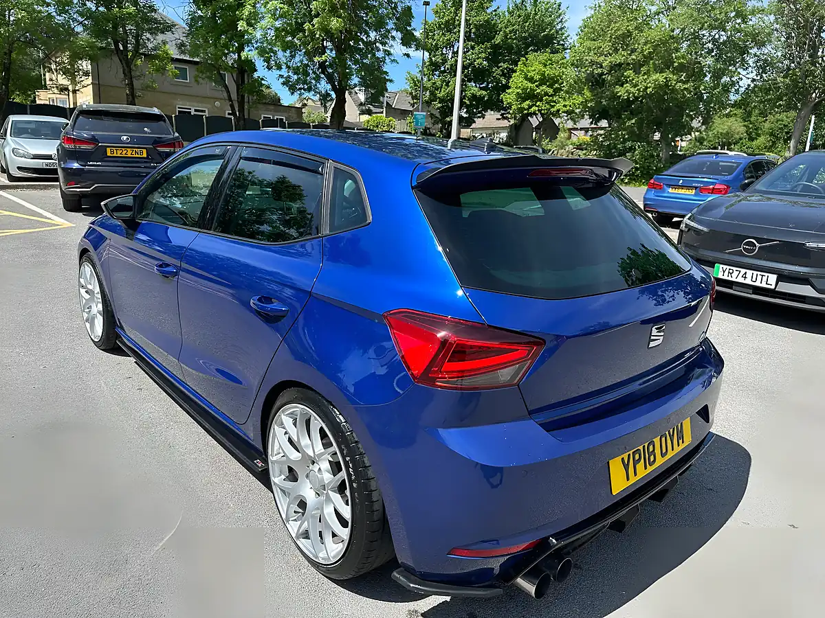 Used SEAT Ibiza Fr Blue - Interior and Exterior details 12