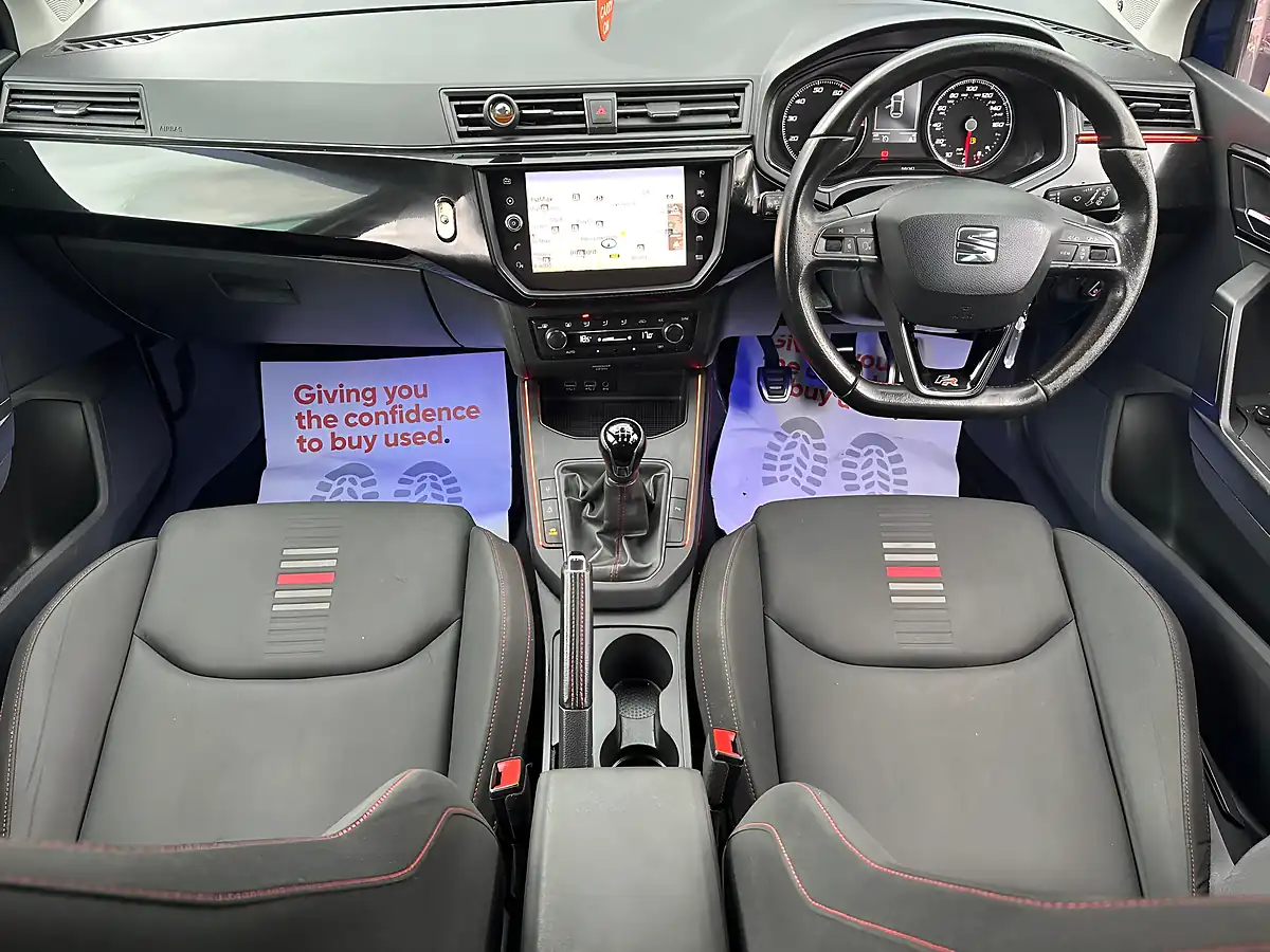 Used SEAT Ibiza Fr Blue - Interior and Exterior details 4