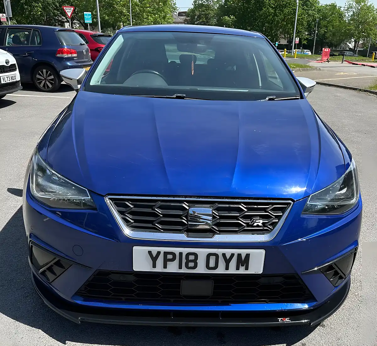 Used SEAT Ibiza Fr Blue - Interior and Exterior details 7
