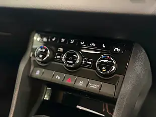 Used Skoda Karoq Sportline - Interior and Exterior details 15