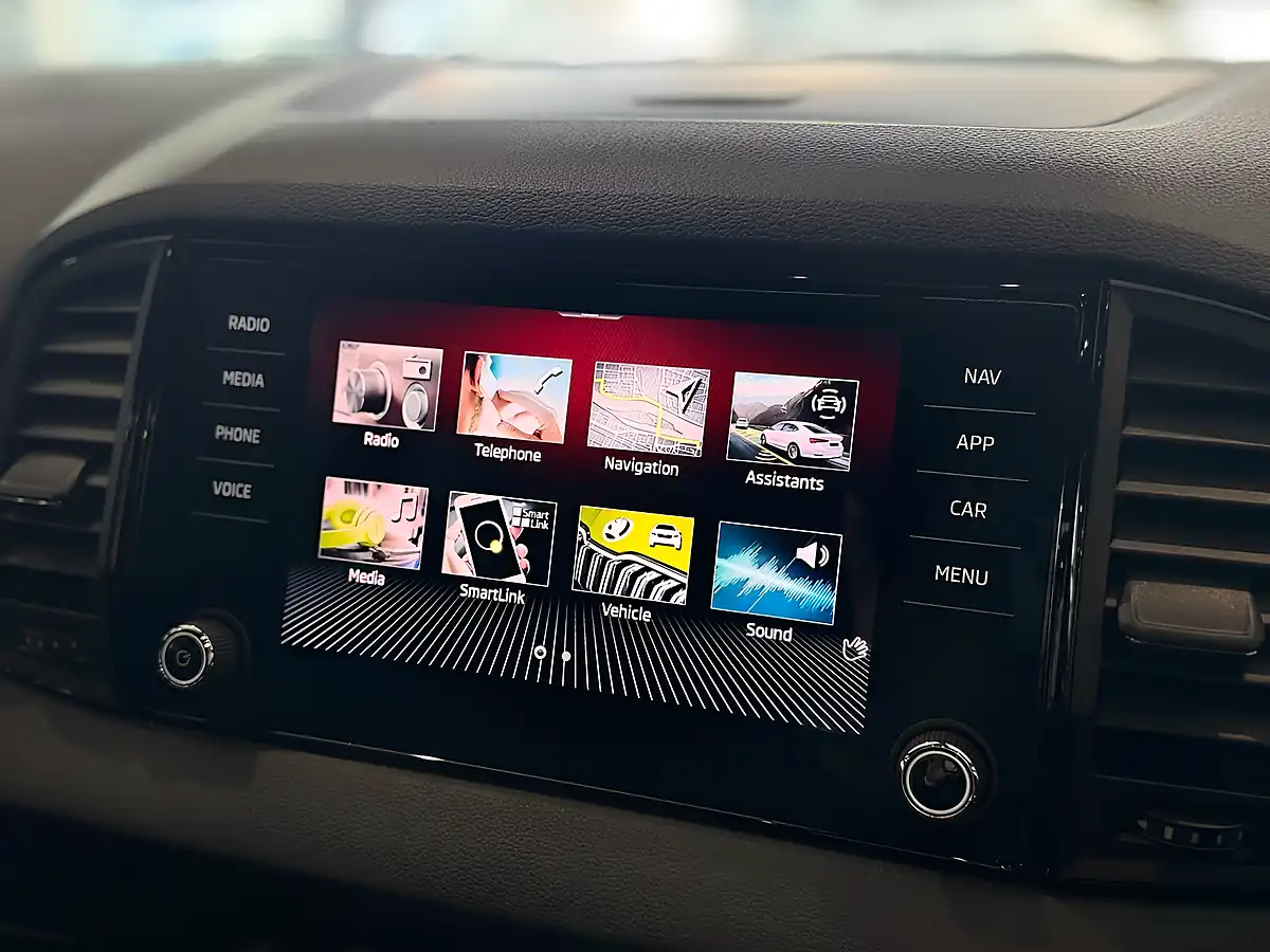 Used Skoda Karoq Sportline - Interior and Exterior details 16