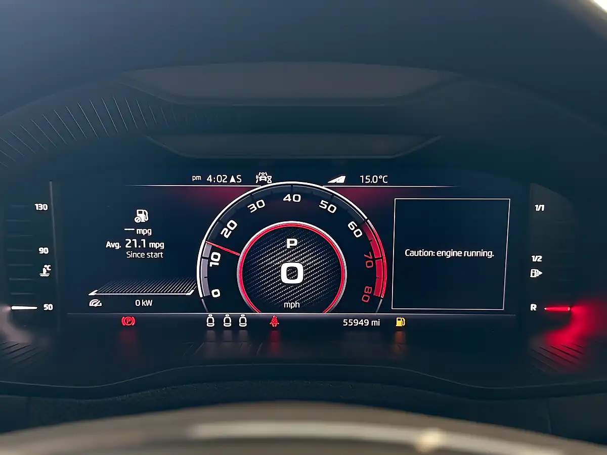 Used Skoda Karoq Sportline - Interior and Exterior details 18