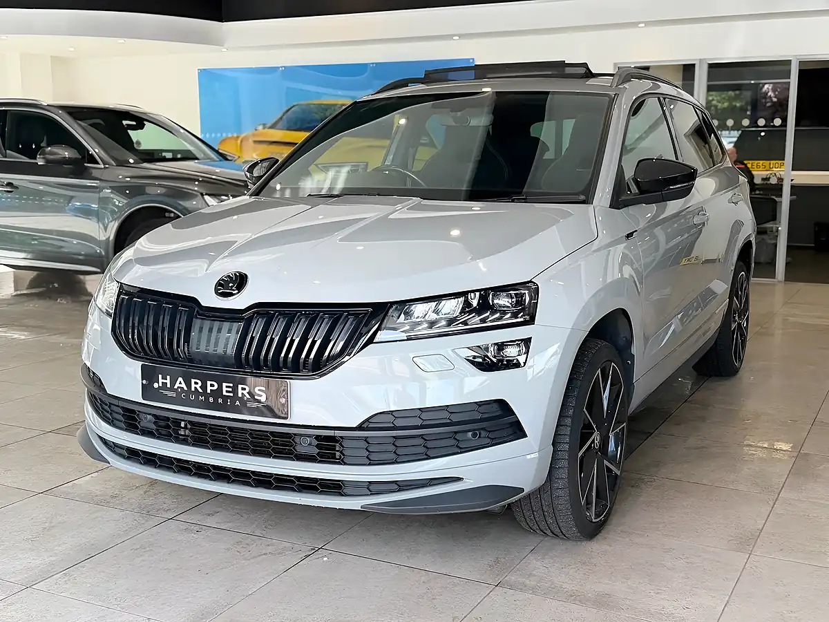 Used Skoda Karoq Sportline - Interior and Exterior details 3
