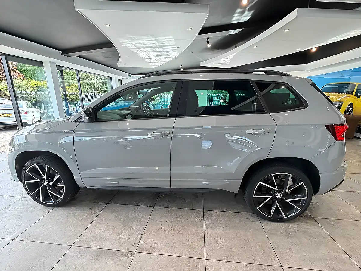 Used Skoda Karoq Sportline - Interior and Exterior details 4