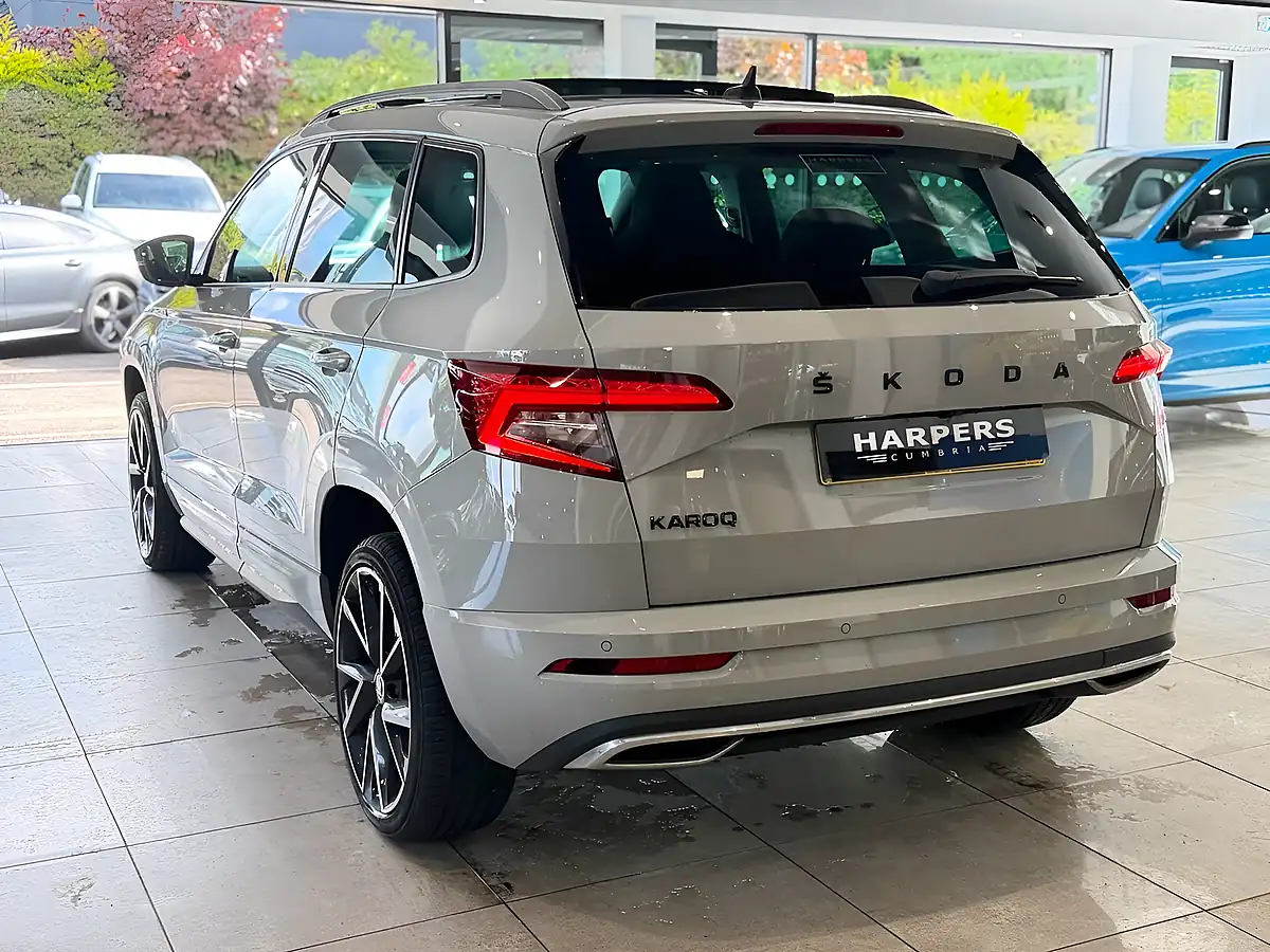 Used Skoda Karoq Sportline - Interior and Exterior details 5