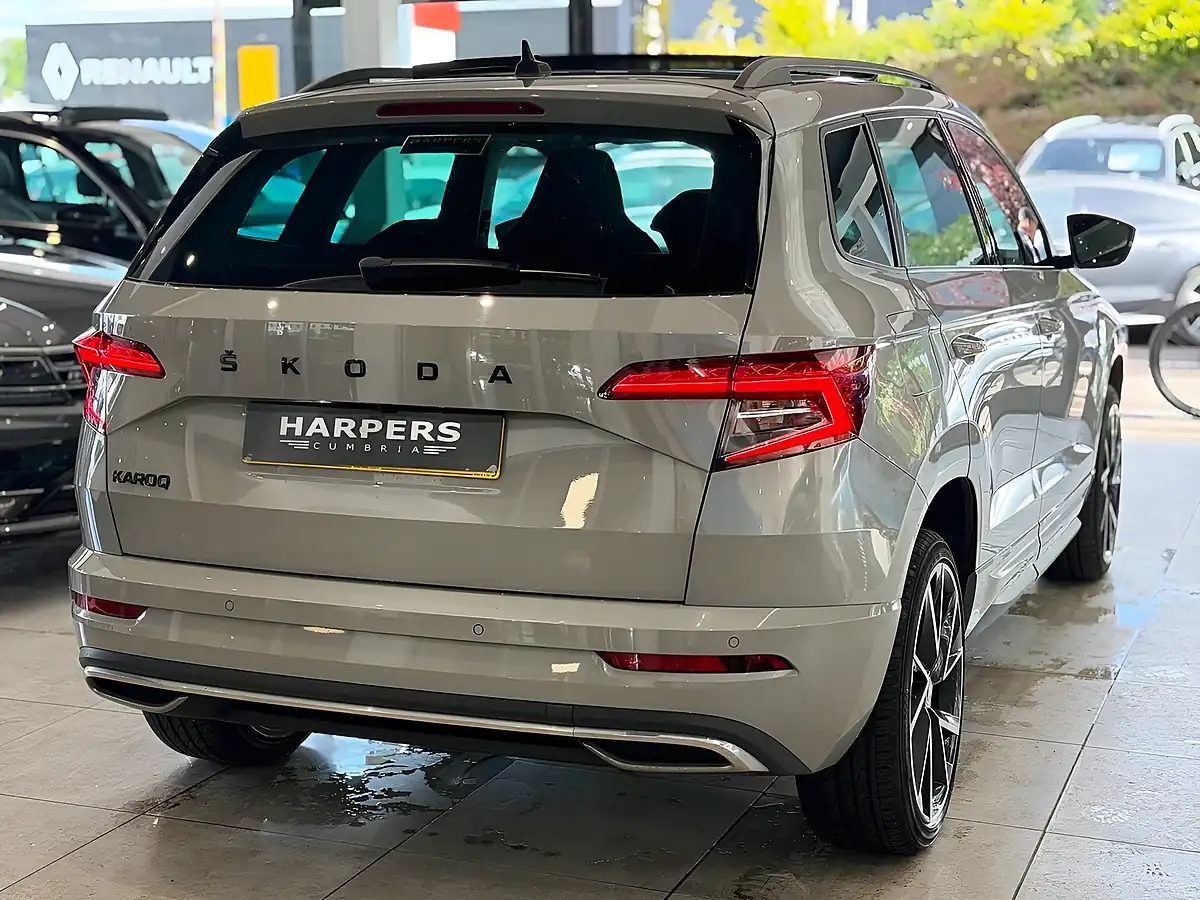 Used Skoda Karoq Sportline - Interior and Exterior details 8