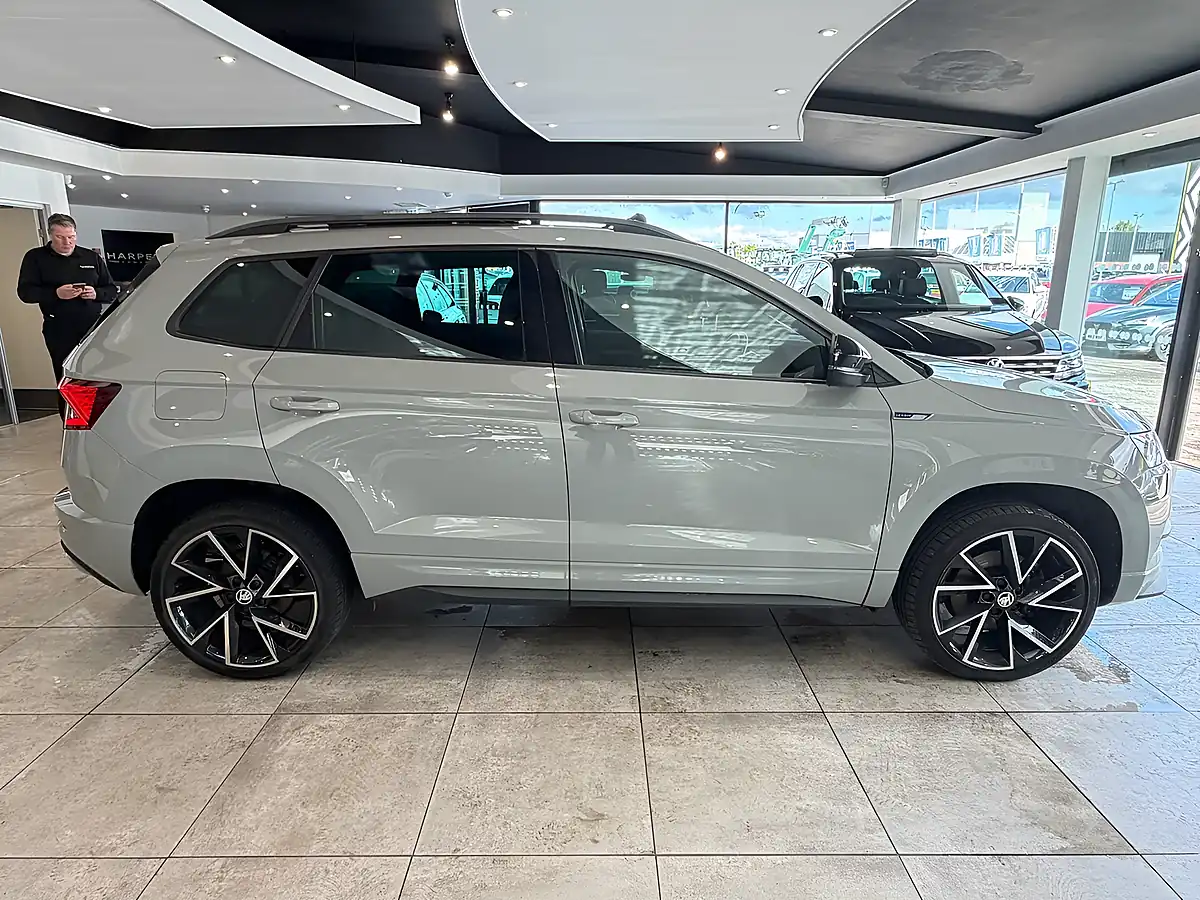 Used Skoda Karoq Sportline - Interior and Exterior details 9