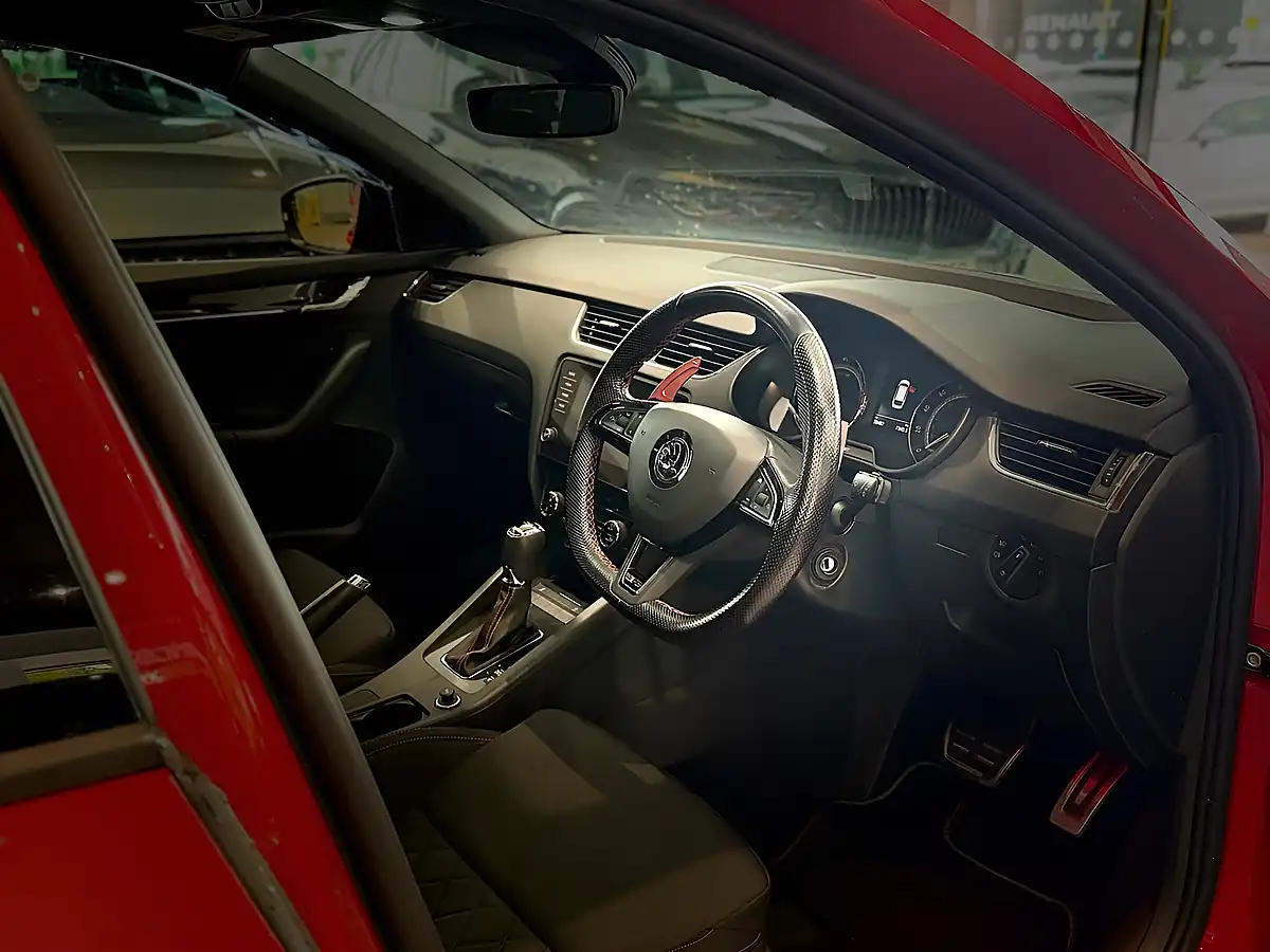 Used Skoda Octavia VRS - Interior and Exterior details 12