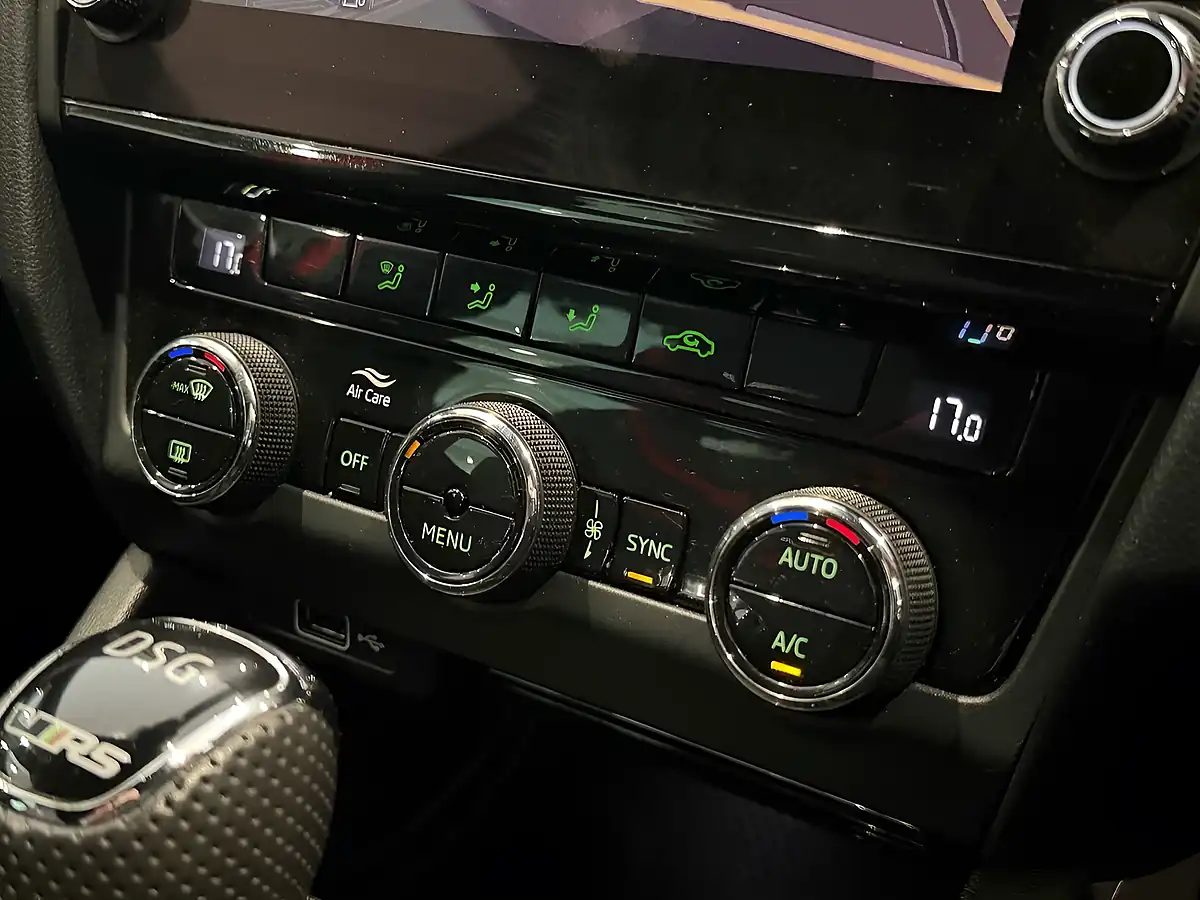 Used Skoda Octavia VRS - Interior and Exterior details 15