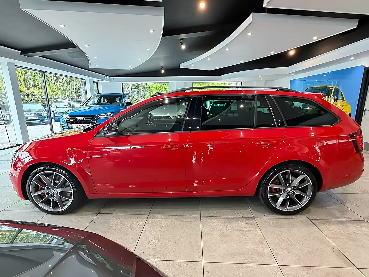 Used Skoda Octavia VRS - Interior and Exterior details 4
