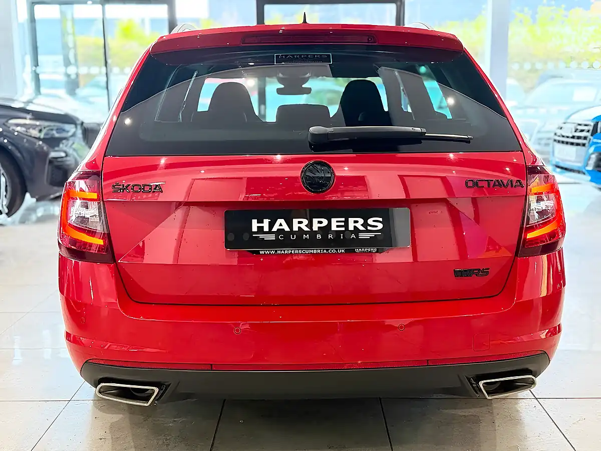 Used Skoda Octavia VRS - Interior and Exterior details 6