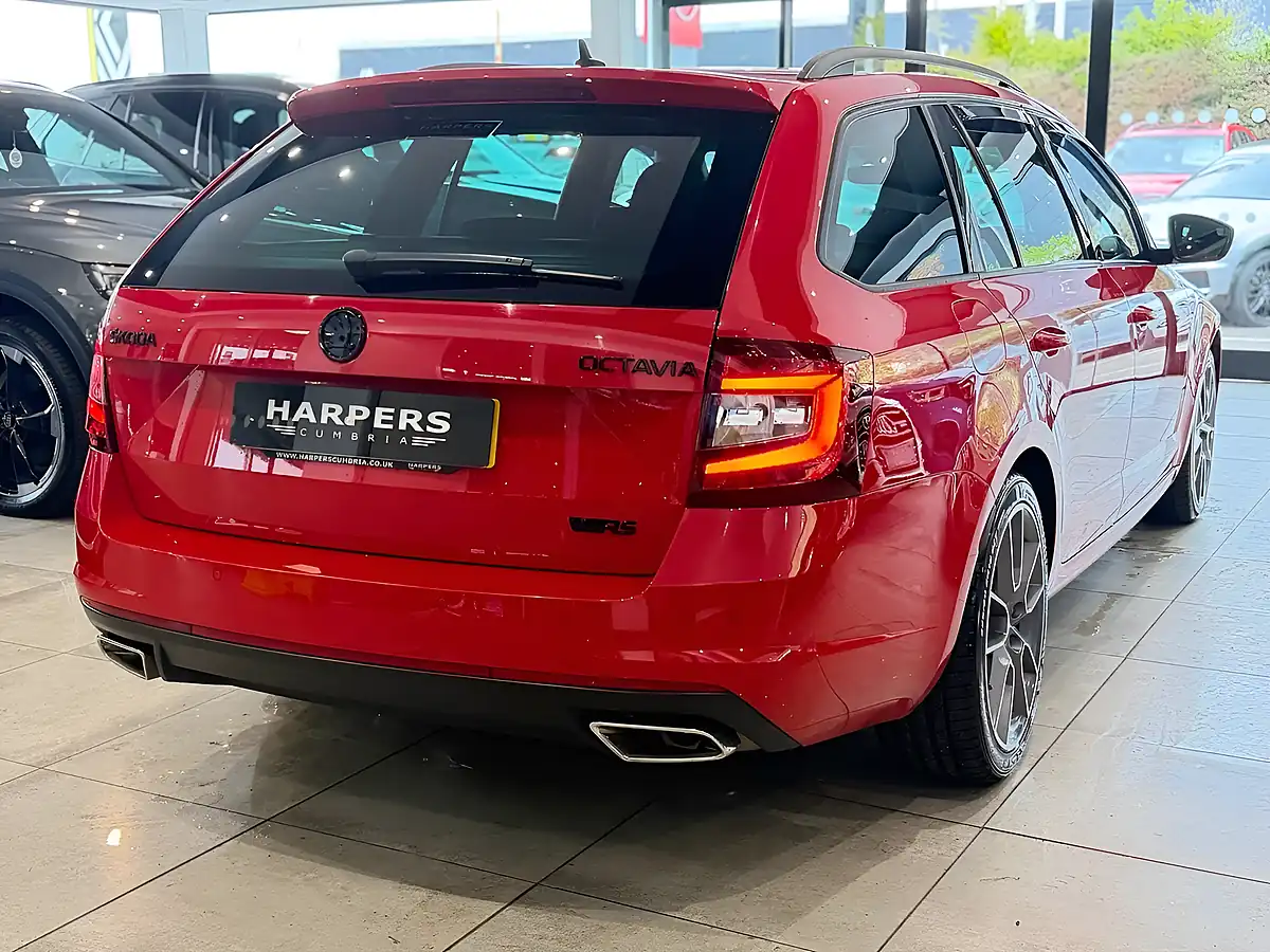 Used Skoda Octavia VRS - Interior and Exterior details 8